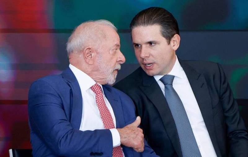 PEC 6x1: Lula e Hugo Motta negociam texto que será votado na Câmara.
