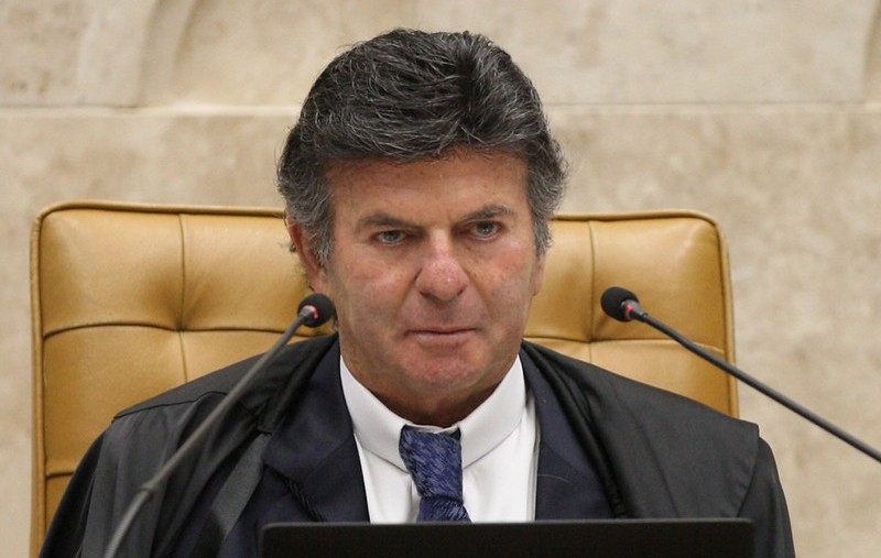 Luiz Fux acompanhou o relator André Mendonça em seu voto favorável à manutenção das prisões de Henrique e Felipe Vorcaro.