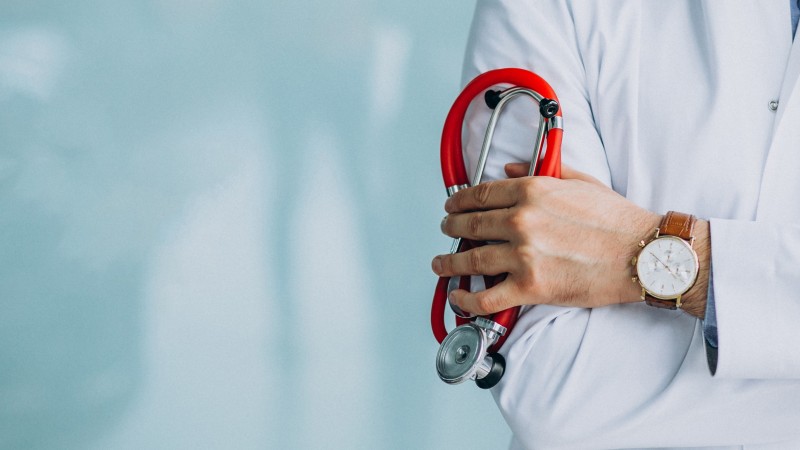 Adoção do FIT pelo Ministério da Saúde é avanço técnico, mas sucesso dependerá da capacidade do sistema de garantir diagnóstico e seguimento.