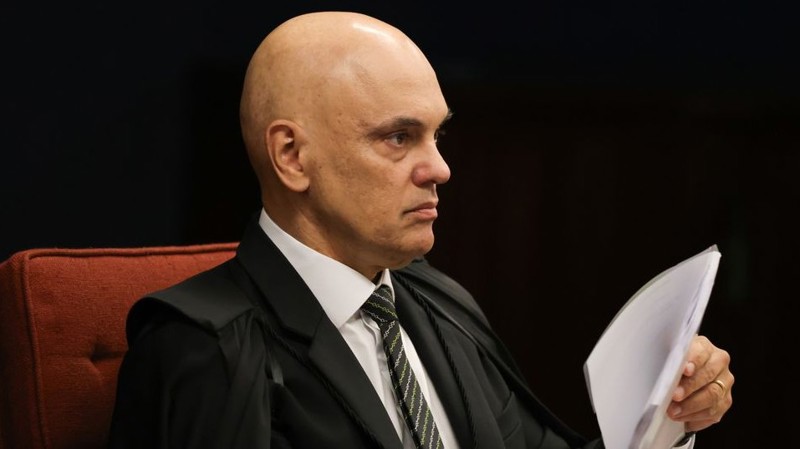 Pedido decorre de vazamentos ligando Eduardo à gestão financeira do filme de Bolsonaro, gravado nos EUA.