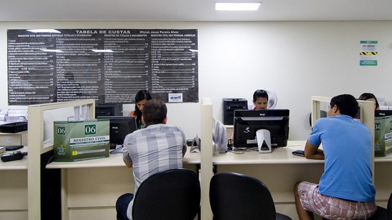 Texto prevê gratuidade em registros civis, procurações e escrituras para população de baixa renda.