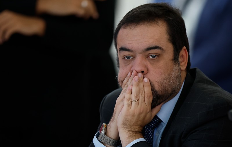 Segundo a PF, Castro teve encontro até no exterior custeado por Daniel Vorcaro.