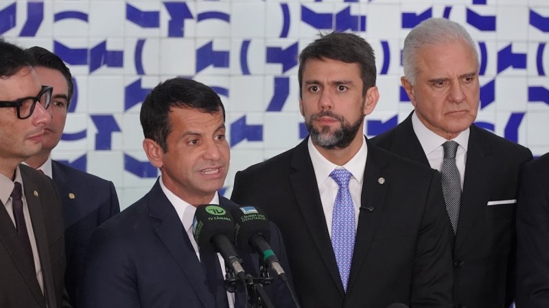 Líderes representam bancada com cerca de um terço dos votos necessários para a PEC.