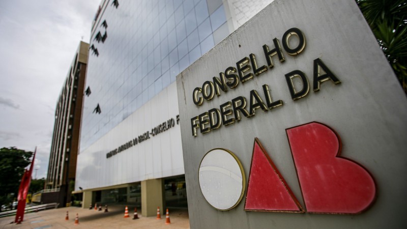 Entidade adotará medidas cabíveis para impedir o uso indevido do nome da OAB.
