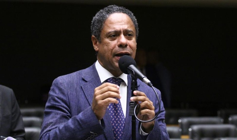 Texto de Orlando Silva valoriza manifestações culturais periféricas.