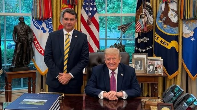 Tentativa de transformar encontro com Trump em ativo eleitoral esbarrou em fogo amigo, memes e cobranças sobre o caso Master.