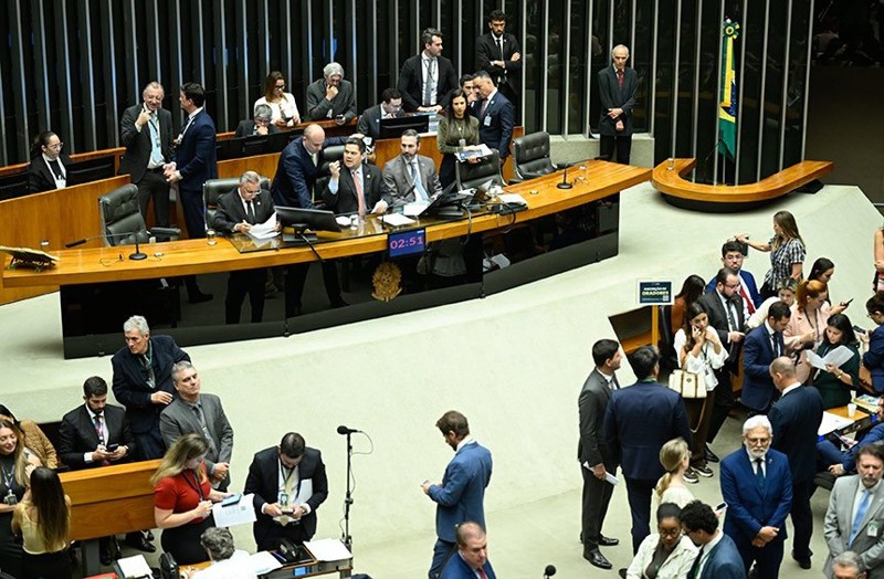 Sessão do Congresso do último dia 21 que derrubou vetos da LDO sobre repasses federais em ano eleitoral.