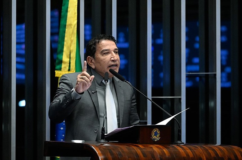 Juiz entendeu que a permanência dos conteúdos poderia ampliar danos à reputação do parlamentar.