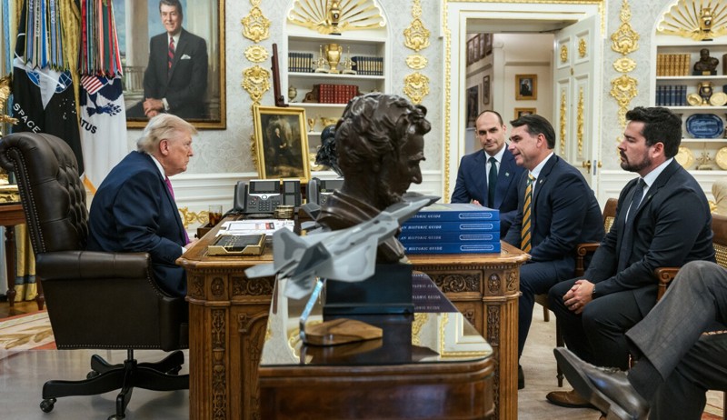 Flávio se reuniu com Trump uma semana antes da publicação de relatório do USTR.