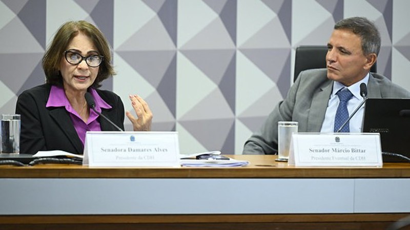 Relatora da proposta, Damares alega que a resolução extrapola as funções do Conanda.