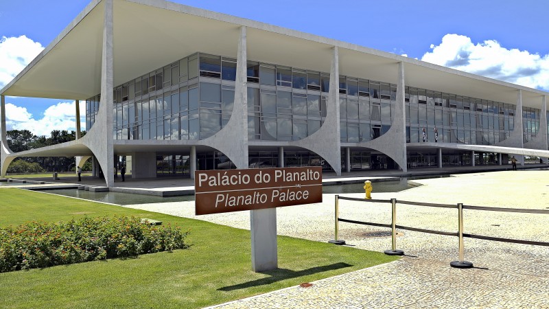 Executivo cada vez mais dependente do Legislativo expõe limites do modelo político construído após a redemocratização.