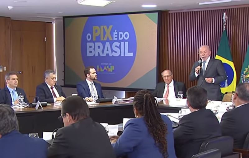 Lula fez sua primeira reunião geral com os ministros que assumiram no início de abril.