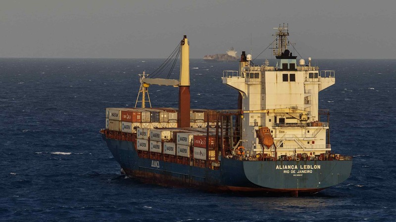 Pacote de crédito a exportadores passa a incluir também empresas afetadas pela guerra no Golfo Pérsico.