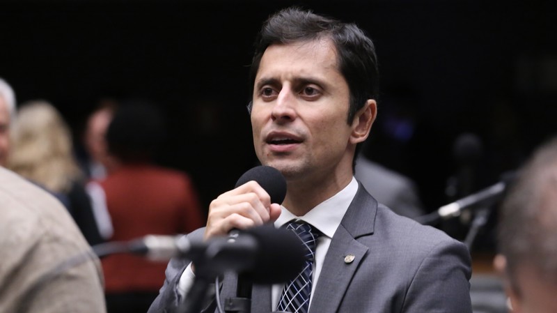 Escolas poderão ser multadas e  ter autorização suspensa em casos graves de descumprimento, prevê projeto de Duarte Jr.
