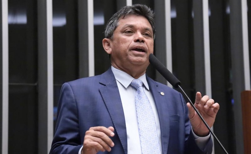 Proposta transforma em lei entendimento do STF de que empreendimentos coletivos também devem garantir estrutura de apoio à amamentação.