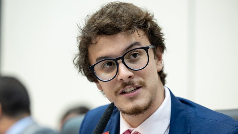 Deputado estadual defende CPI do Master na Alesp.