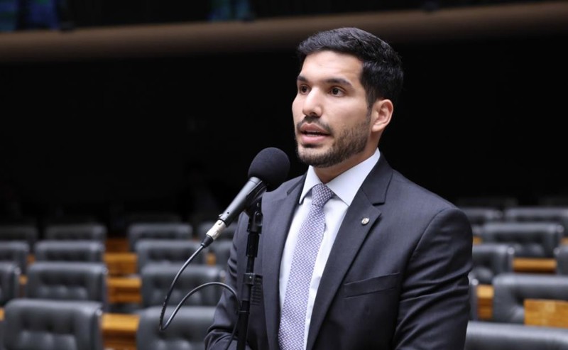 Deputado afirma que a proposta reforça a proteção aos animais e endurece a punição para casos de crueldade.