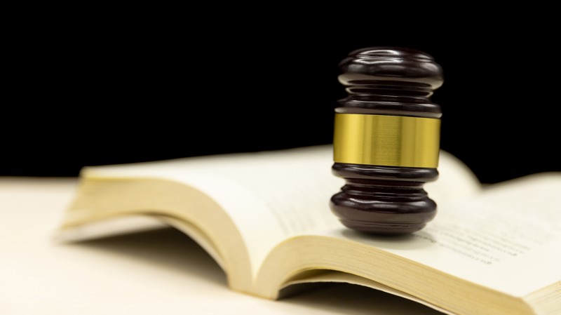 A evolução legislativa, internacional e jurisprudencial aponta para um processo penal que combate o crime sem reproduzir humilhação, discriminação ou violência institucional.