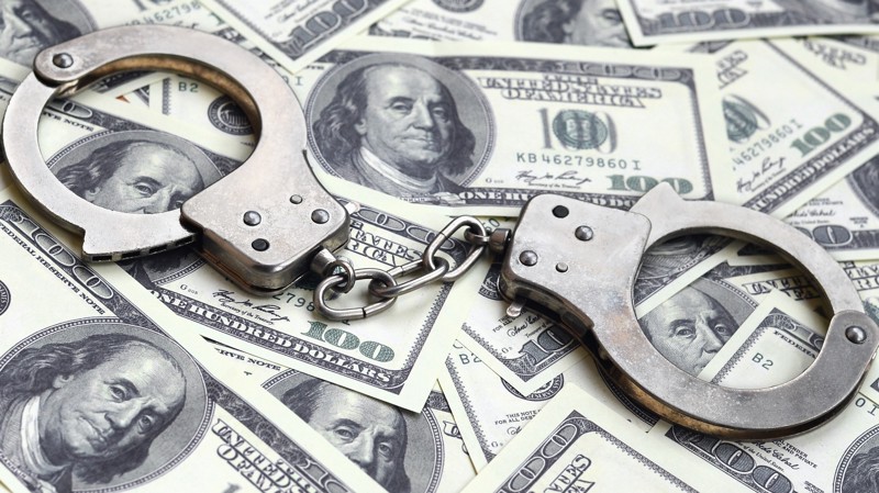 Asfixiar financeiramente as facções e reconstruir a presença do Estado nos territórios vulneráveis são estratégias inseparáveis para enfrentar o poder paralelo.