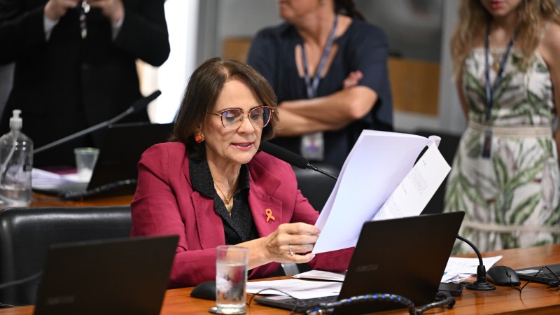 Senadora apresentou relatório favorável ao projeto de lei.