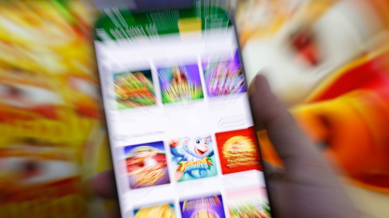 Em um cenário de crédito fácil, apostas online e consumo imediato, compreender orçamento, planejamento e juros tornou-se uma necessidade social.