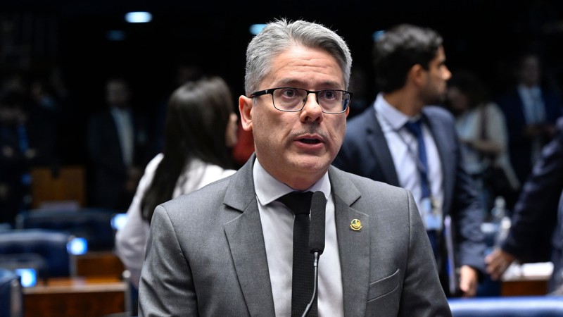 Senador Alessandro Vieira apresentou pacote de 10 projetos de combate ao crime organizado.