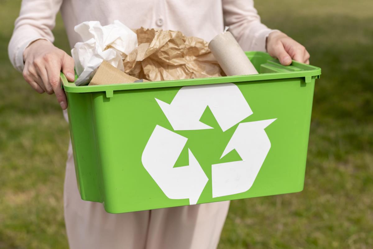 Projeto cria programa de reciclagem e abatimento na conta de luz e água.