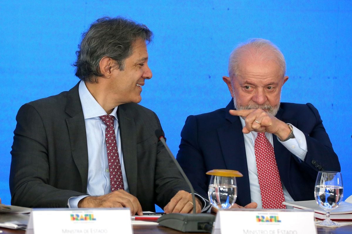 O ministro da Fazenda, Fernando Haddad, com o presidente Lula