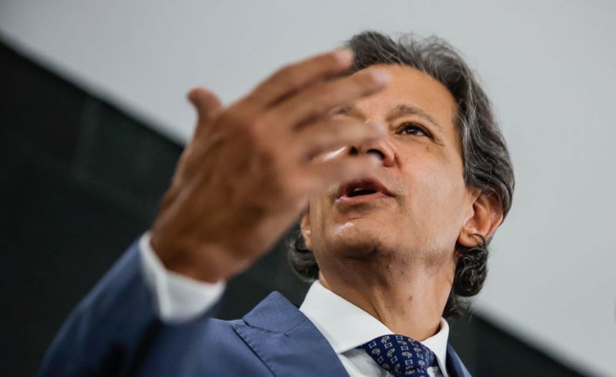 O ministro da Fazenda, Fernando Haddad, diz que levantamento da Quaest foi feito com 