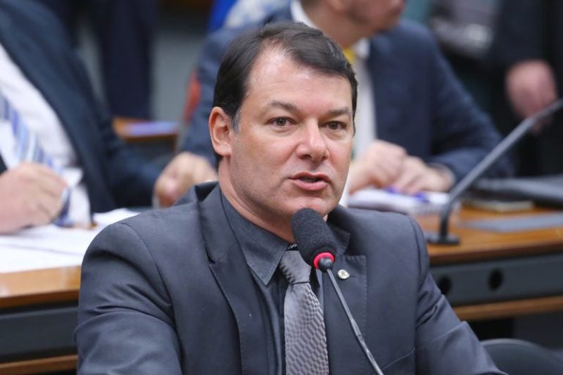 Roberto Duarte (Republicanos-AC) é o autor do projeto de lei