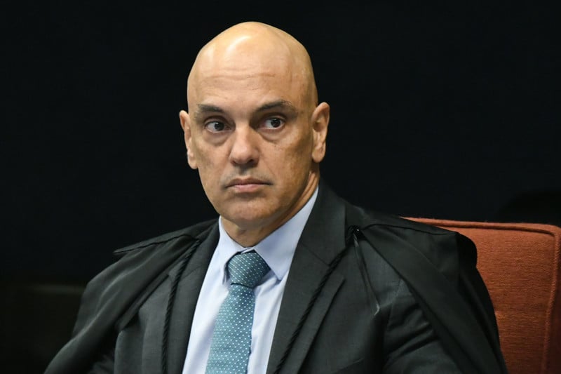 Réus deverão apresentar as testemunhas no momento das audiências, sem necessidade de intimação.
