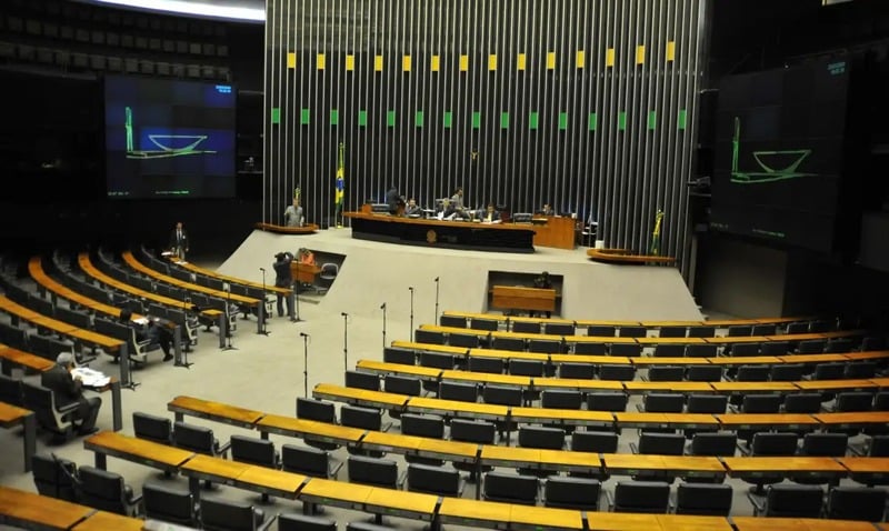 Estudantes devem ocupar o plenário da Câmara durante simulação 