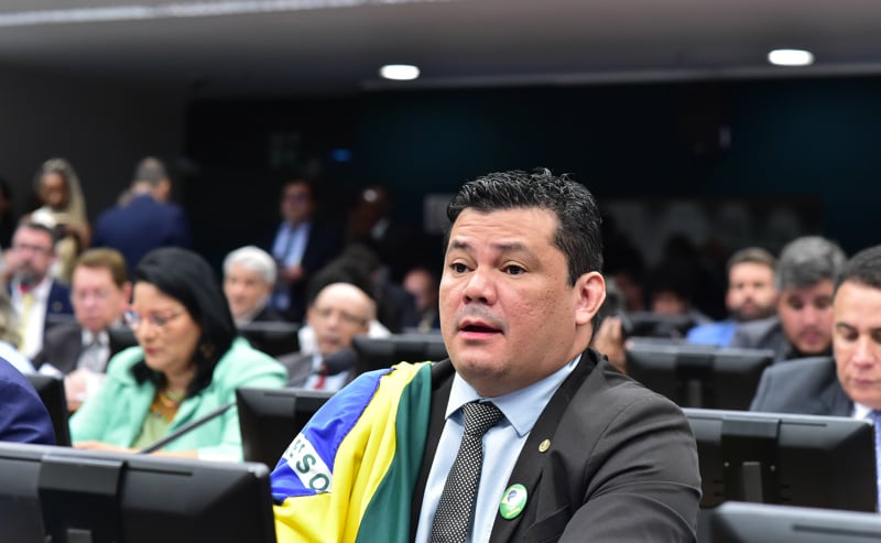 Mesa da Câmara apontou abuso e pediu suspensão do parlamentar