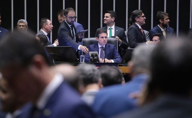 Sessão do Plenário da Câmara que aprovou o aumento no número dos deputados. Na mesa, o presidente da Casa, Hugo Motta (Republicanos-PB).