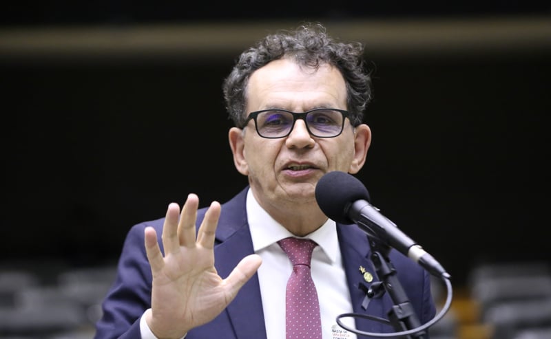 Deputado Reimont solicita à PGR que suspenda Discord e 4chan após denúncias de uso para crimes contra direitos humanos