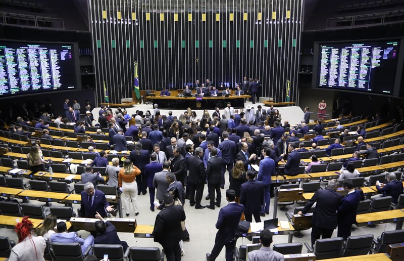 Ampliar o número de parlamentares afronta a Constituição, a lógica do Censo e o bom senso