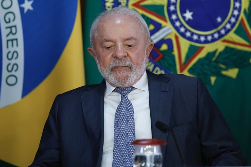 Lula vive momento delicado, com tensão política e juros altos na economia