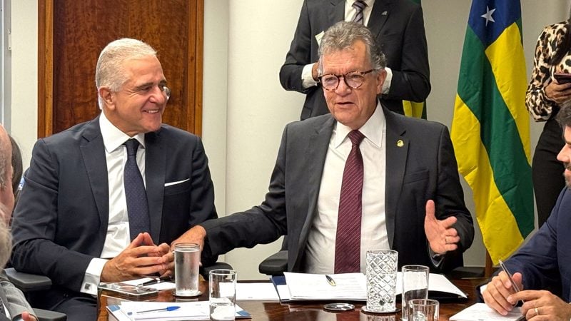 O deputado Júlio Lopes e o senador Laércio Oliveira, da Frente Parlamentar pelo Brasil Competitivo, são os principais articuladores da proposta