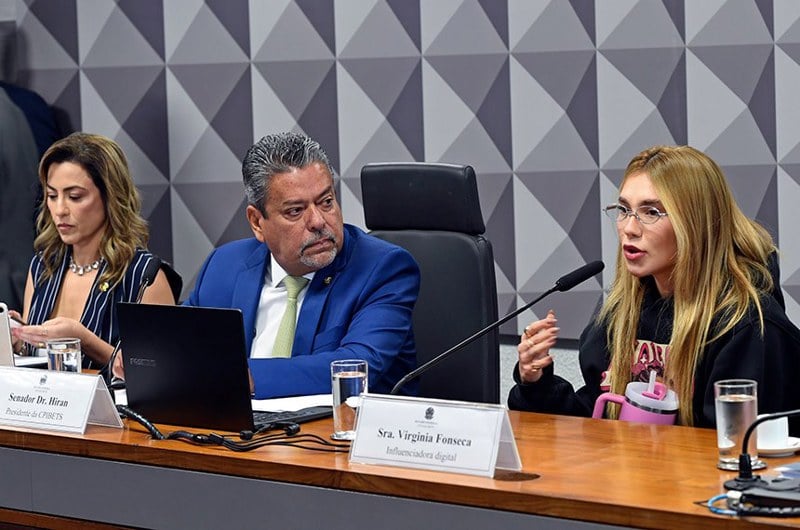 Virgínia declarando a autenticidade de suas contas de apostas ao ser questionada por Soraya Thronicke