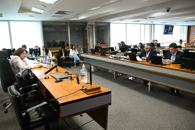Projeto foi relatado pelo senador Eduardo Girão (Novo-CE).