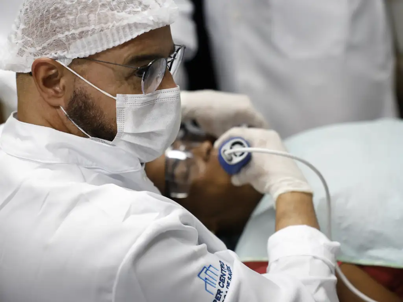 Brasil tem mais de 380 mil dentistas, segundo Conselho Federal de Odontologia.