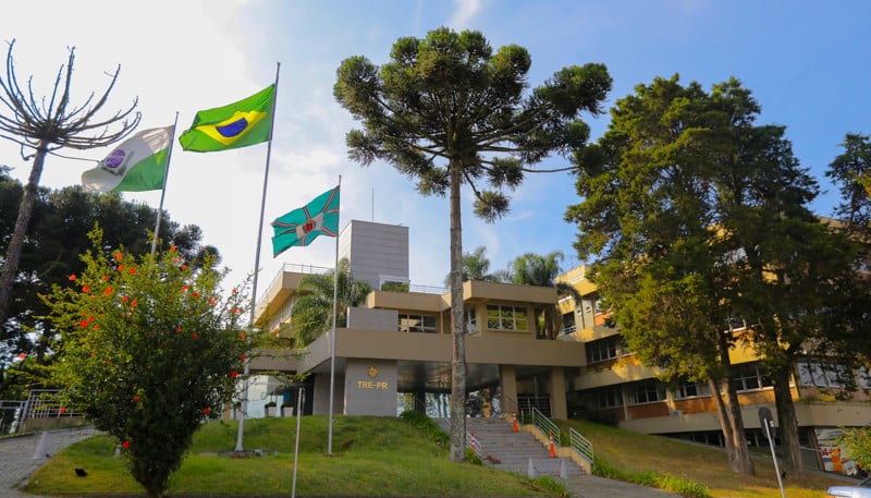 Fachada da sede do TRE/PR.