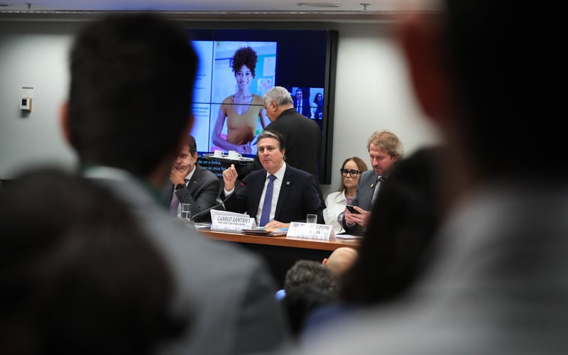 Camilo participou de audiência na Câmara sobre ensino a distância
