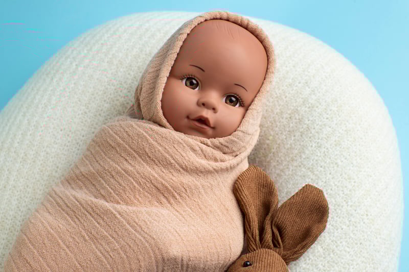 Bonecas do tipo bebê reborn ganharam popularidade e causaram polêmica