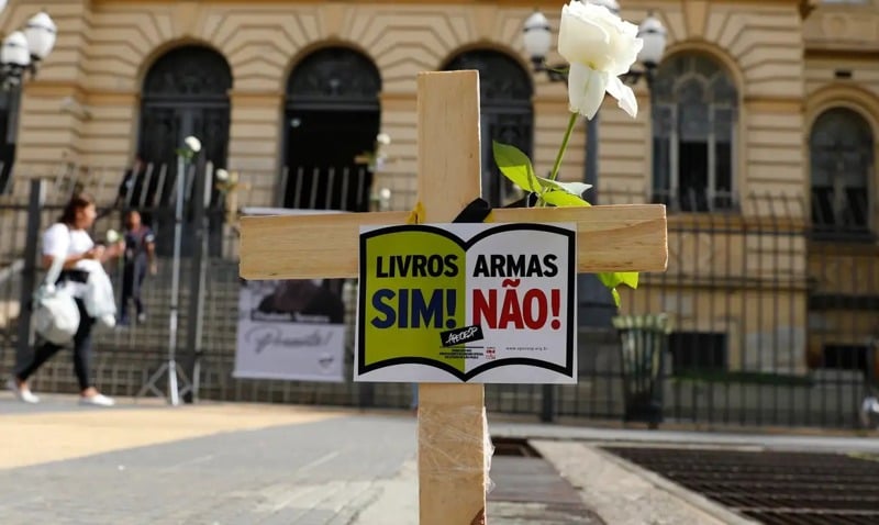 Medidas mais rígidas buscam conter o avanço de casos de violência registrados dentro de escolas públicas e privadas em todo o país nos últimos anos.