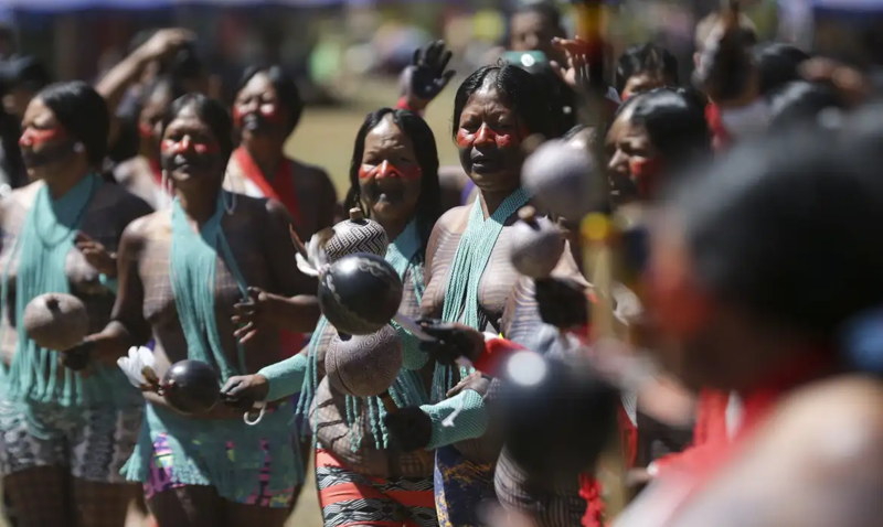 Secas, enchentes e queimadas agravam violências contra mulheres e territórios tradicionais.