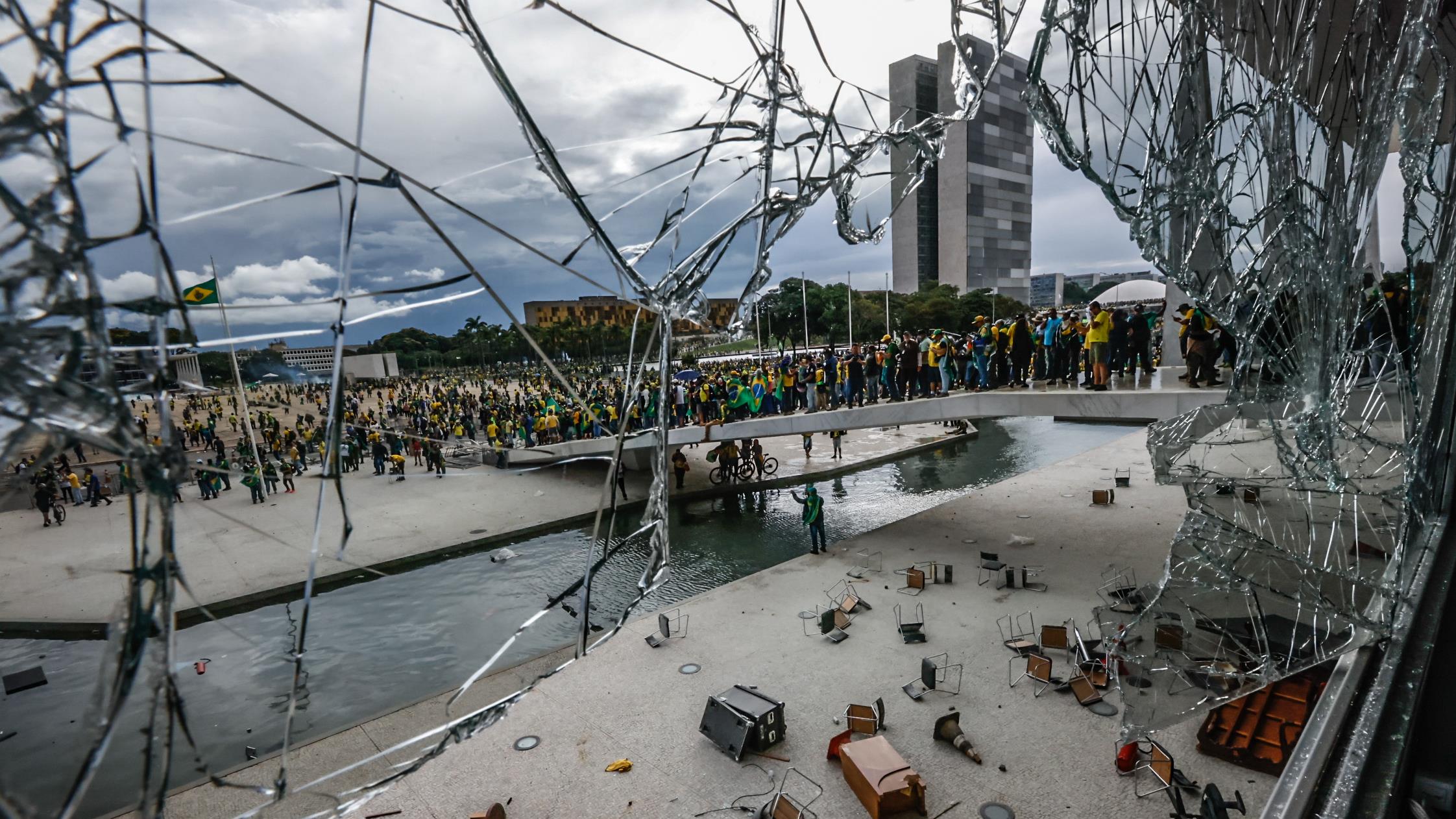 Militar da reserva é o primeiro expulso após os ataques às sedes dos Três Poderes.