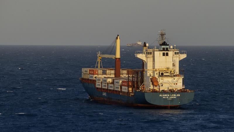 O colapso na logística de contêineres e a lentidão do Estado comprometem as exportações e ameaçam a competitividade do Brasil.