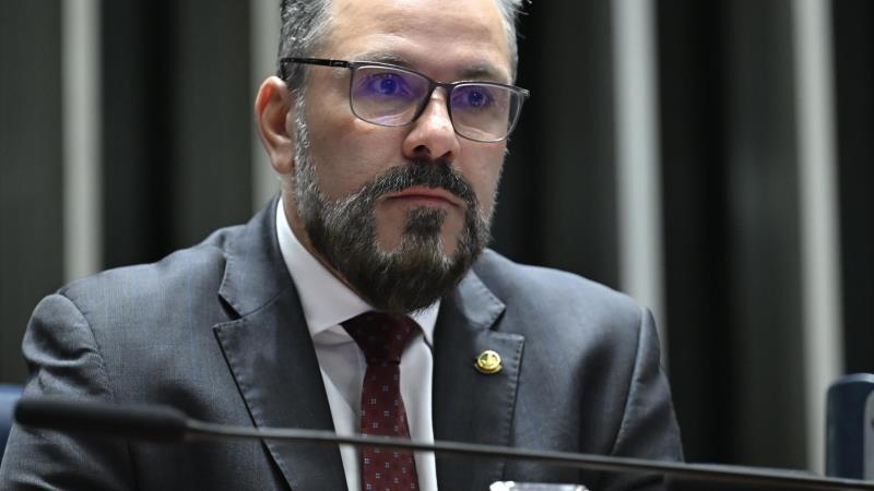 Senador Alan Rick.