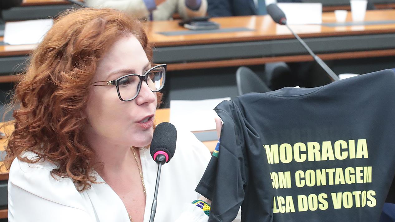 Reações ao caso Zambelli ilustram como as redes deixaram de ser espaço de debate para virar arquipélagos de guerra ideológica.